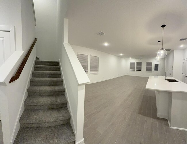 Building Photo - 4715 Bay Vista Dr