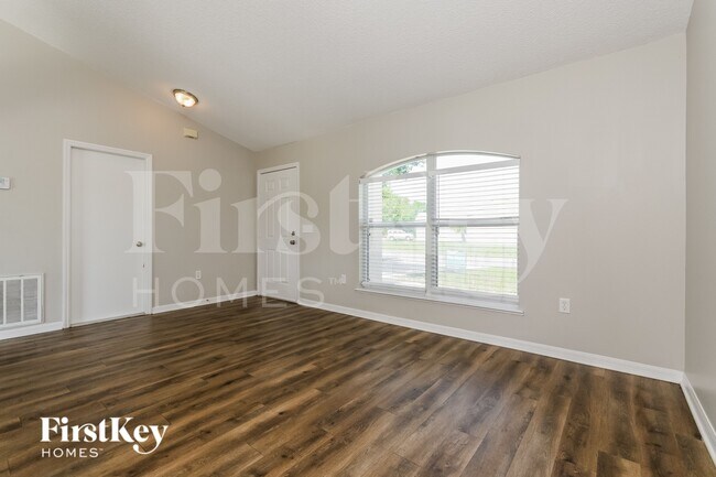 Photo - 817 Grantham Dr
