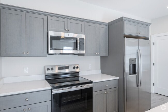 2 BR, 2 BA-1,032SF
