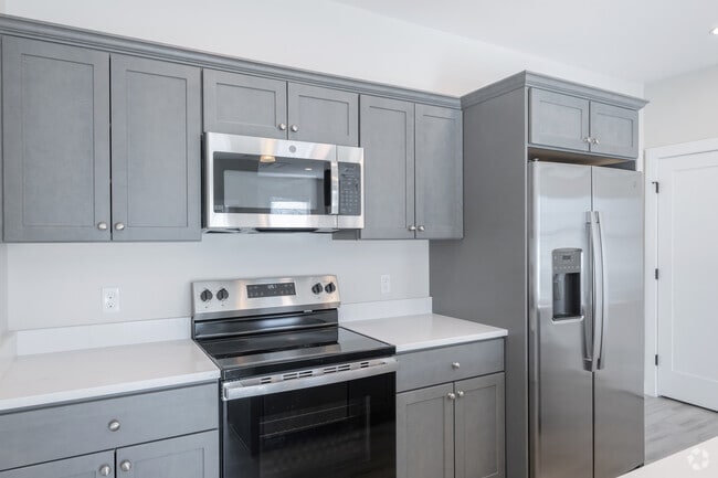 2 BR, 2 BA-1,032SF - 13 Main St