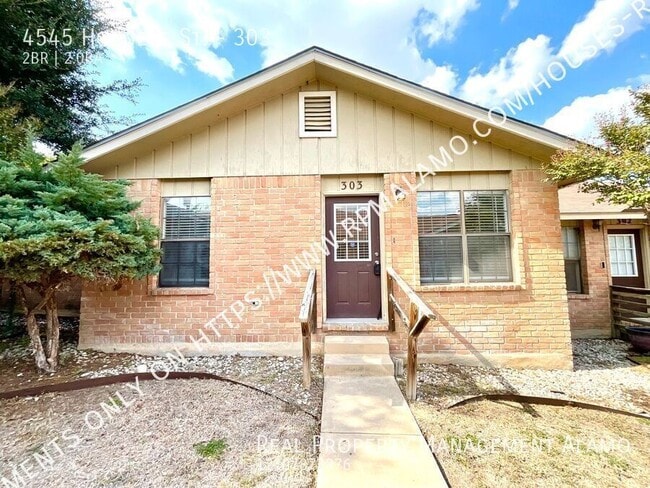 Building Photo - 4545 Hoeneke Dr Unit 303