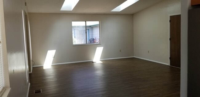 Photo - 1812 Corriedale Dr