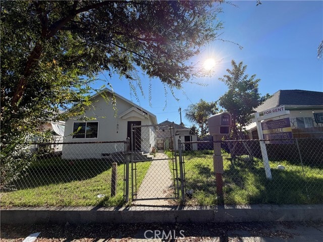 Building Photo - 890 4th St