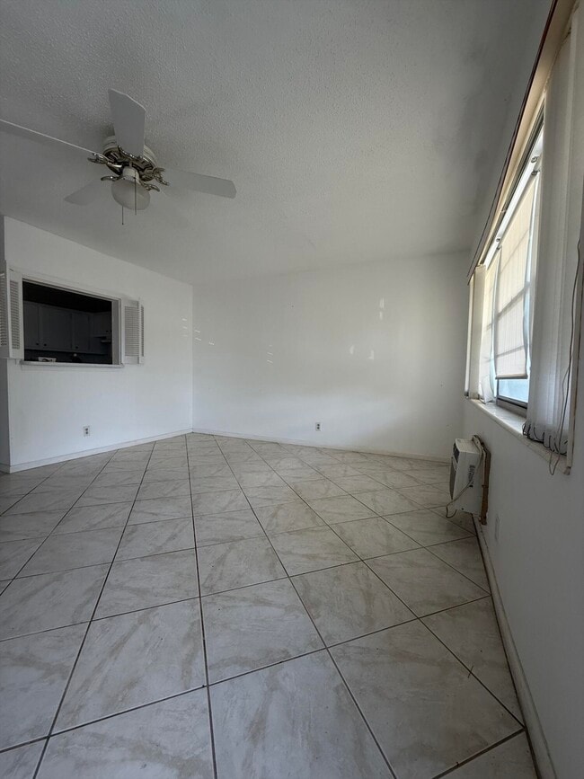 Photo - 152 Berkshire G