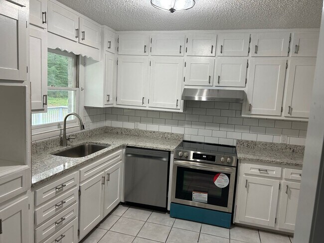 Photo - 153 Jacque-Jim Dr