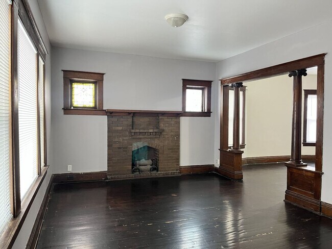 Photo - 305 Herkimer St Unit 2