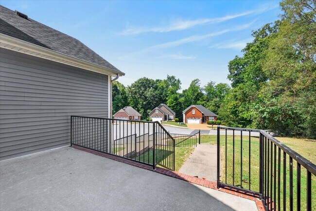 301 Birdsong Trc