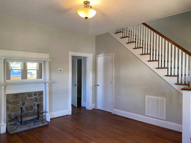 Photo - 128 Marshall St