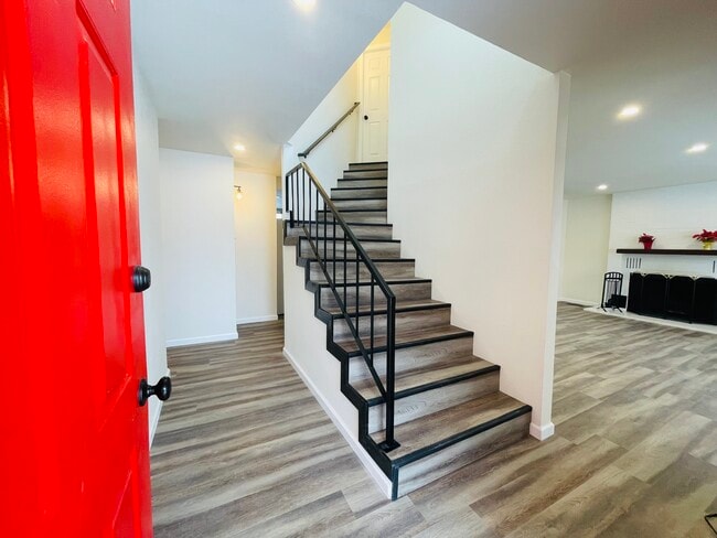 Building Photo - 1675 Kings Row