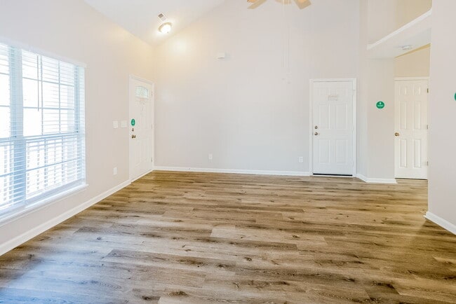 Photo - 3381 Chadbury Dr NW