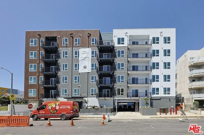 Photo - 1037 Dewey Ave Apartment Unit 202