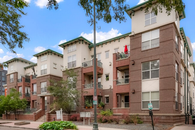 1727 N Pearl St Unit 104