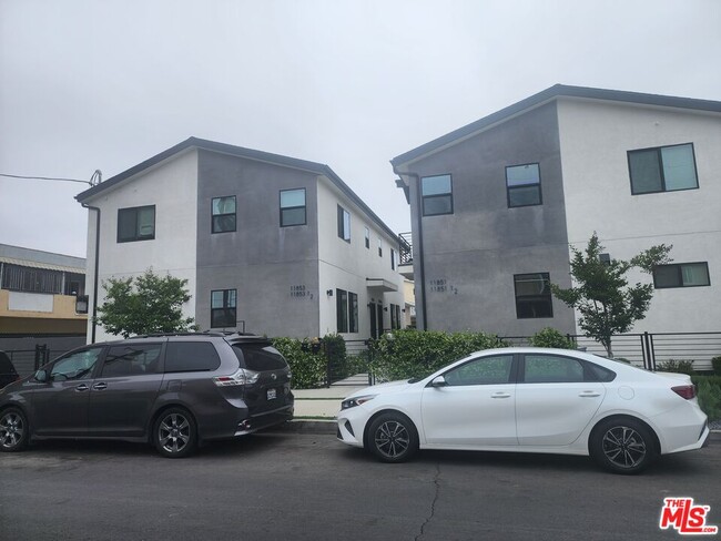 Photo - 11853 Dehougne St