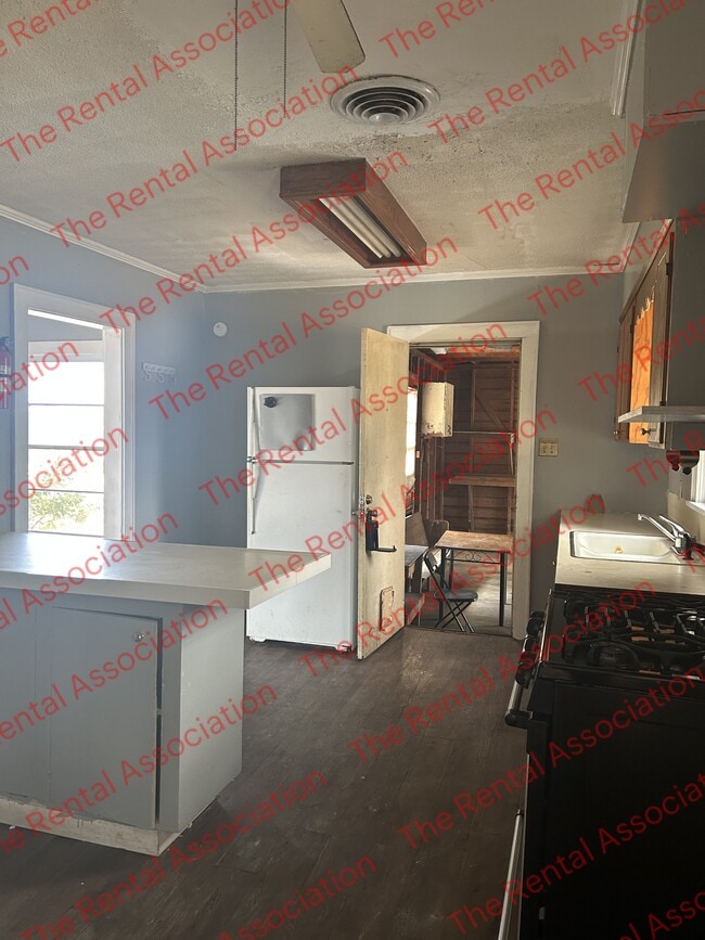 Photo - 1110 Cook St