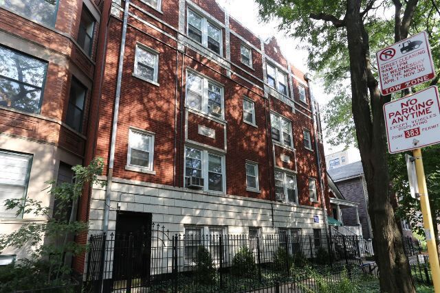 Building Photo - 2830 N Burling St Rental