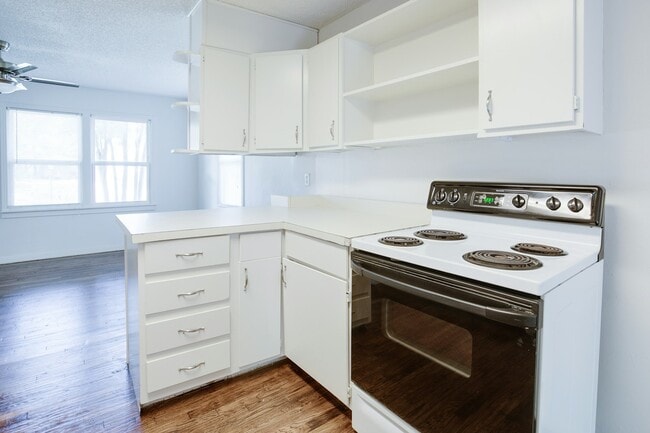 Photo - 116 Corbin Ln