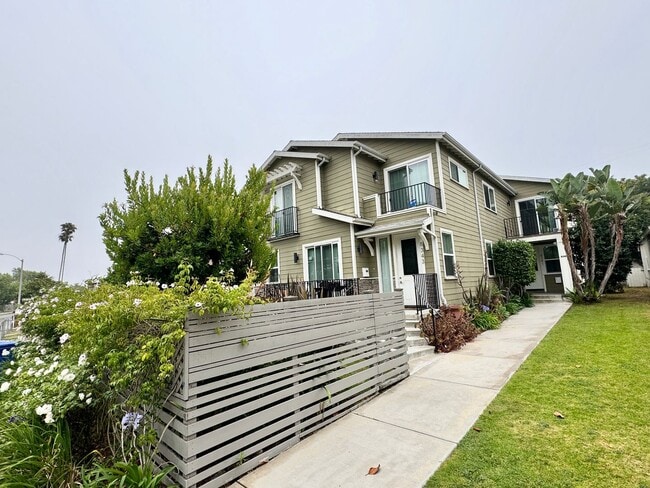 Photo - 8343 DUNBARTON - SHORT TERM LEASES AVAILABLE , NEWER*4 BD*3BA*TOWNHOME*PRIVATE YARD*WASHER/DRYER* Unit 8341