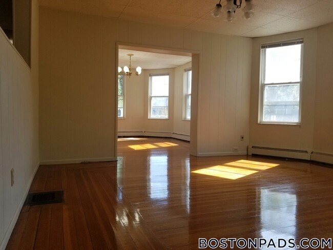 Photo - 158 Holland St Unit 1