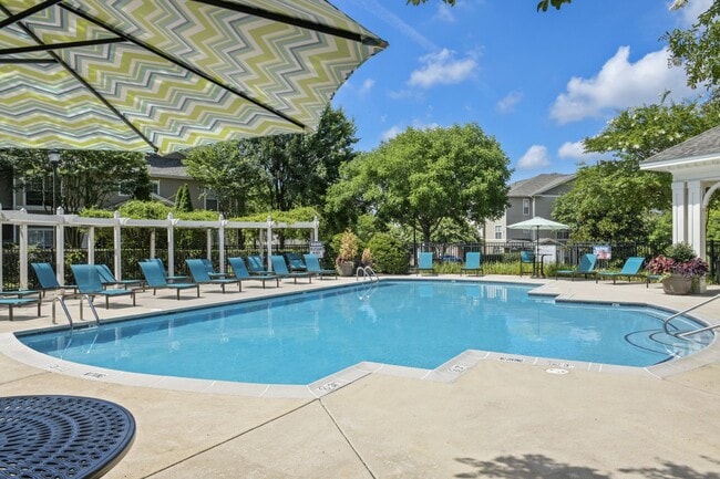 Columns at Wakefield apartments — community photo