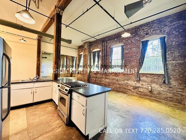 Historic King Plow Loft Studio - Ideal Liv... - Historic King Plow Loft Studio - Ideal Liv...