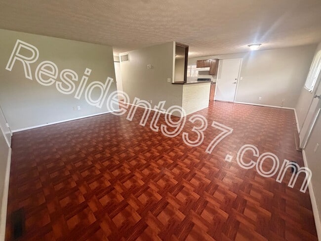 3593 Elmira Dr