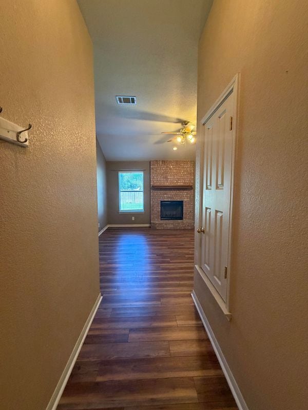 Photo - 715 Lakeview Dr