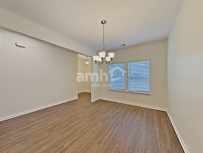 Photo - 299 Ivy Brook Dr