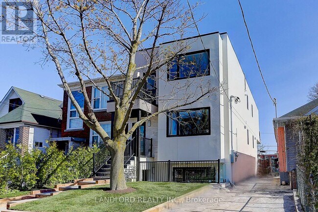 Photo - 71 Livingstone Ave