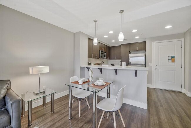 2230 Qualcomm Way Unit SI ID1343871P