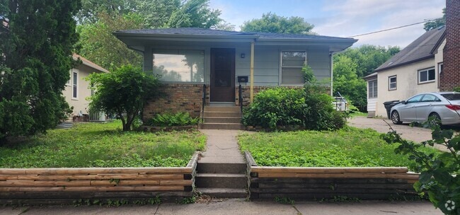 Building Photo - 2223 Cole Ave SE Rental