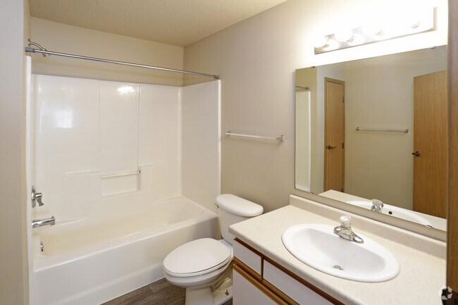 2BR, 2BA - 972 SF - Osgood Townsite Apartments