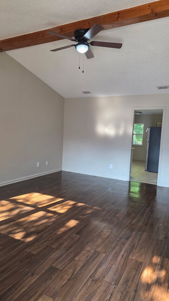 Photo - 104 Clarks Bluff Rd