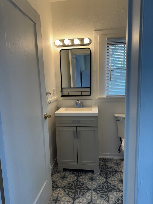 Photo - 2202 Cincinnati Ave Unit 2202