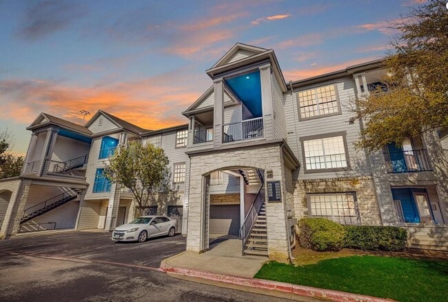 Building Photo - 10505 S I-35 Frontage Rd Unit 2234