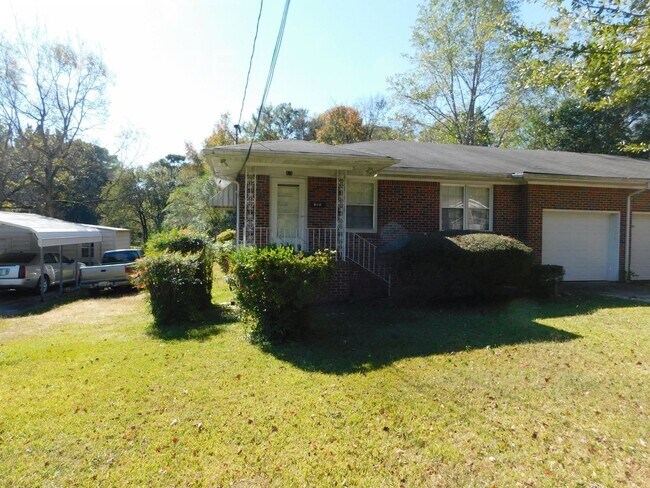 Building Photo - 117 22nd Ave NW