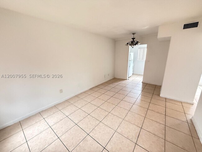 Photo - 2330 NW 11th St Unit 33