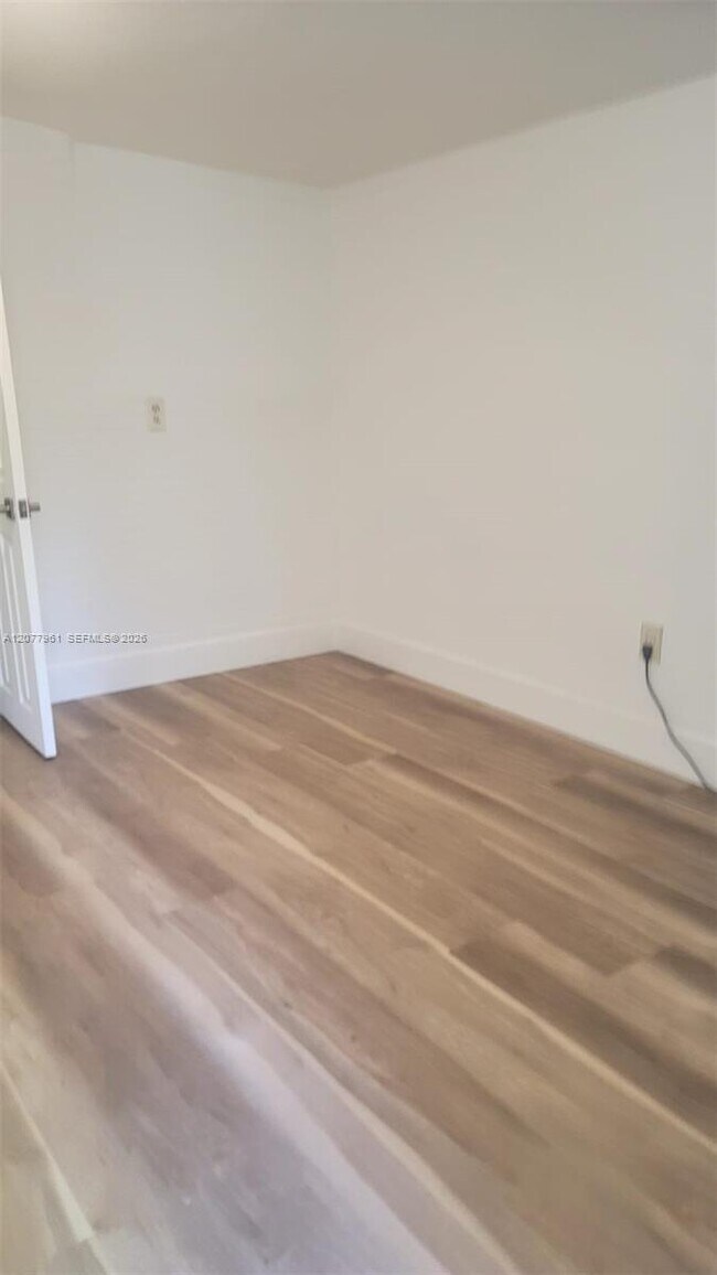 842 NW 107th St Unit Efficiency