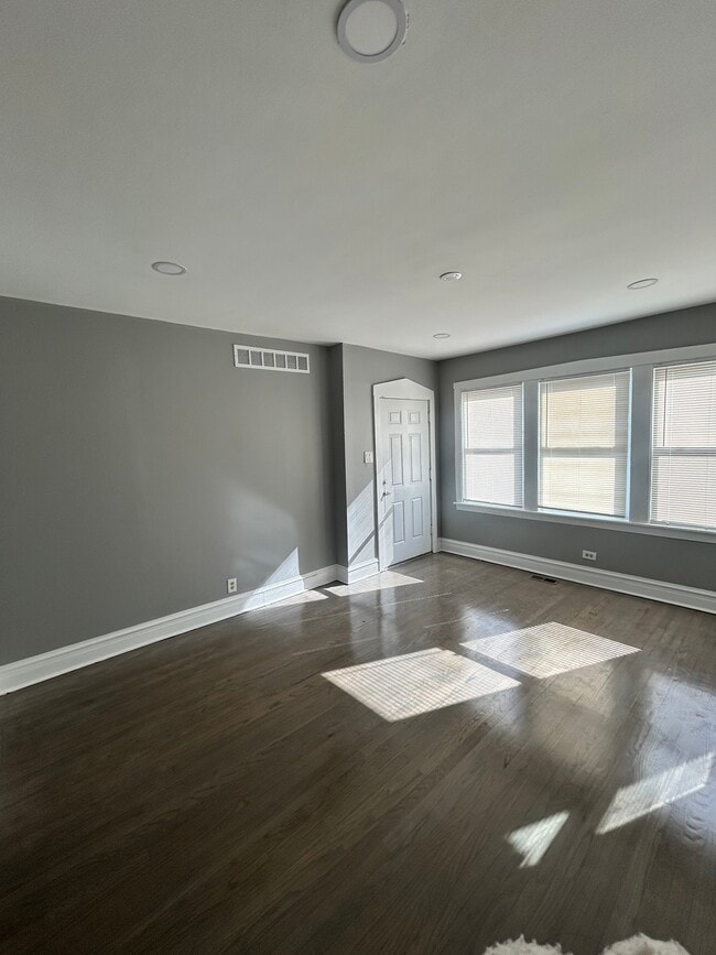 Photo - 1620 N Laramie Ave