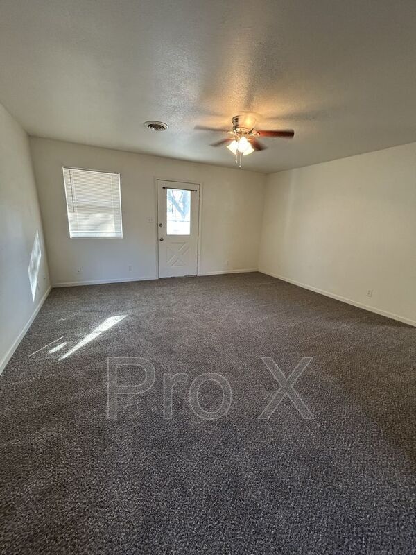 Photo - 1301 E 9th St Unit A