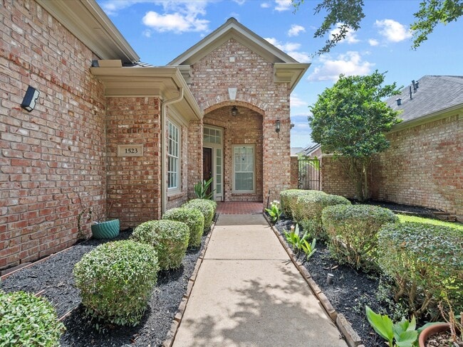 Photo - 1523 Orchard Park Dr