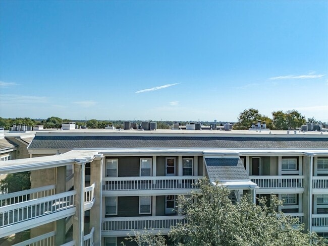 Photo - 5310 Keller Springs Rd Unidad 332