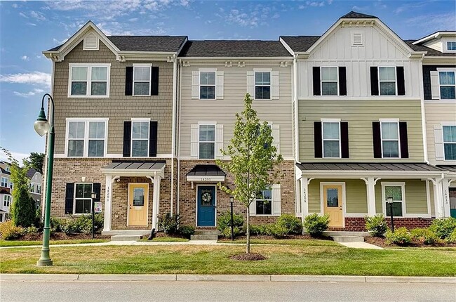 Beautifully Designed Townhome with Modern ... - Beautifully Designed Townhome with Modern ...