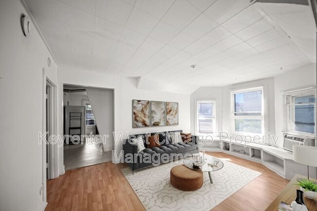Photo - 4511 N Pulaski Rd