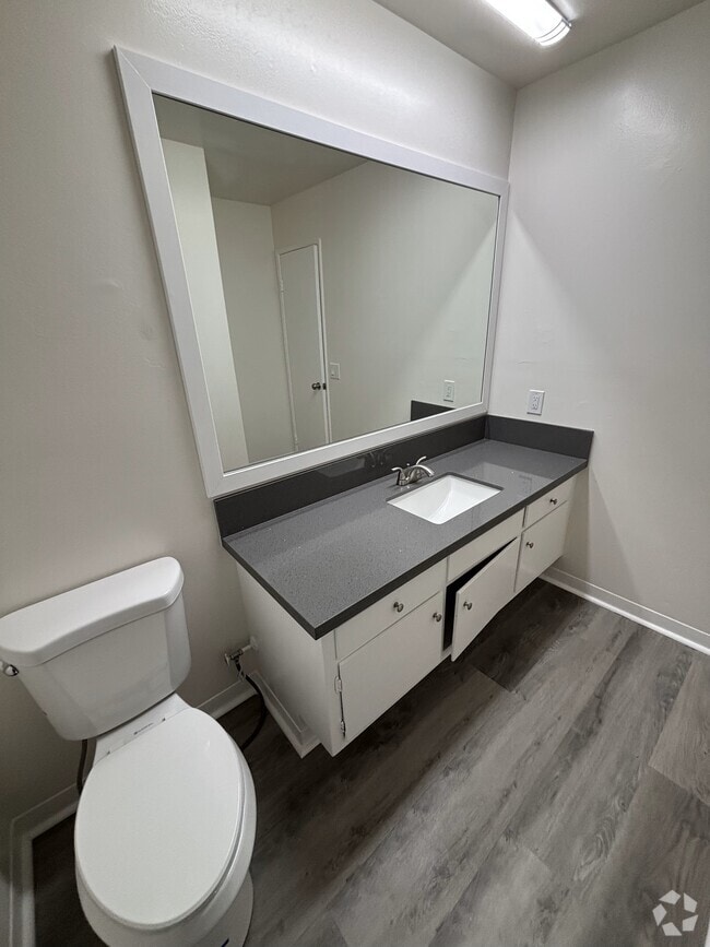 Building Photo - 2105 Grant Ave Unit 4 Rental