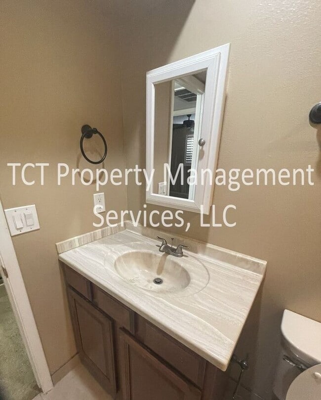 Photo - Great Townhome in Great Location!