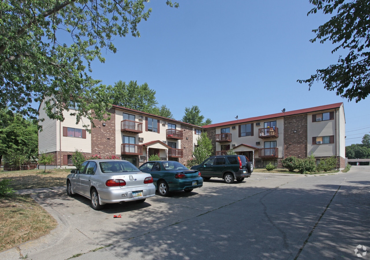 Wedgewood Apartments - Wedgewood Apartments