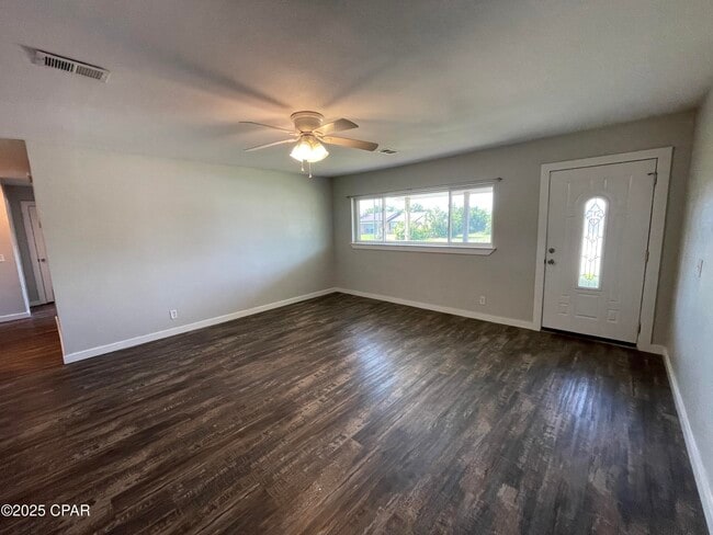 Photo - 1001 Oxford Dr