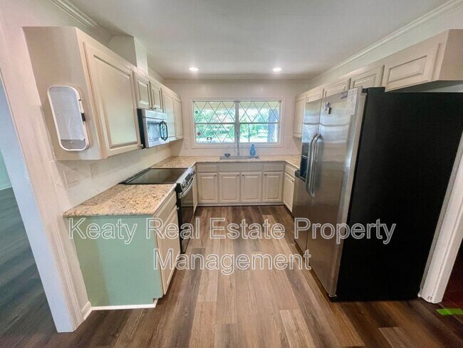 214 Dover Dr