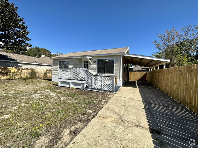 Building Photo - 209 Oakdale Ave Rental