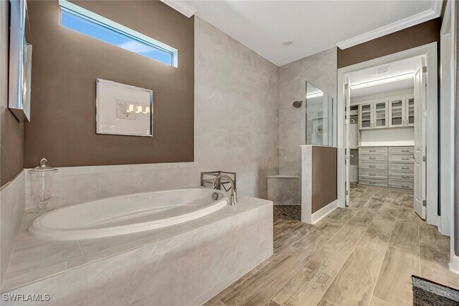 Building Photo - 9574 Everglades Dr